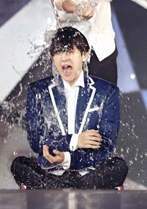 ctnchanyeol's tweet photo. "i'm so ready for this i was born ready"
"fUCK" http://t.co/MsxpiWcB11