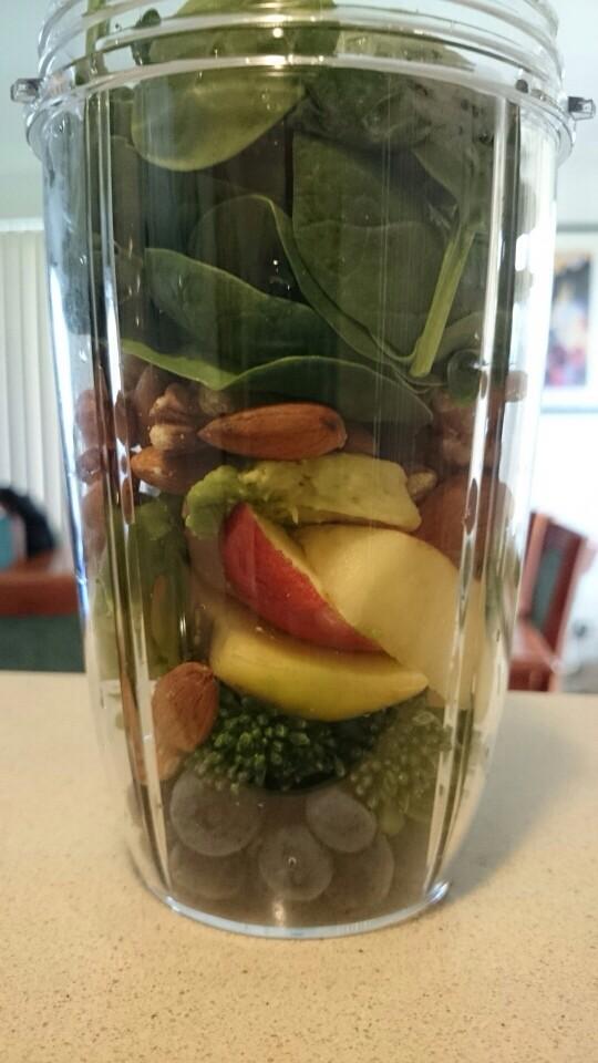 SandraBlay2's tweet photo. My husbands lunch nutri bullet #genbetter http://t.co/YayZEyKoMs