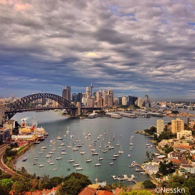 Australia On Twitter A Storm Rolling In Over Sydney Harbour This 