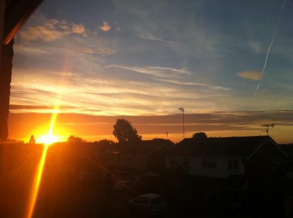 WarwickWitter's tweet photo. A beautiful start to the day in #Warwick 

#WarwickWitter #WarwickRocks http://t.co/bhBdiJw9IW