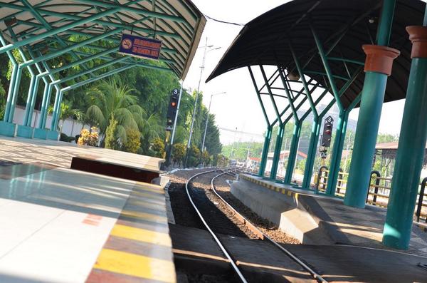 Razid_d's tweet photo. @KAI121 OTW ke Madiun (((: #TravelingbyTrain#KASaranganEkspres http://t.co/wxrjiWfQBc