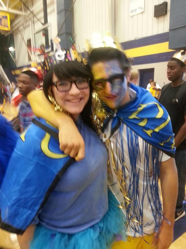 Bre3lizabeth97's tweet photo. @SeniorsBHS2015 http://t.co/rxHMEiW9E7