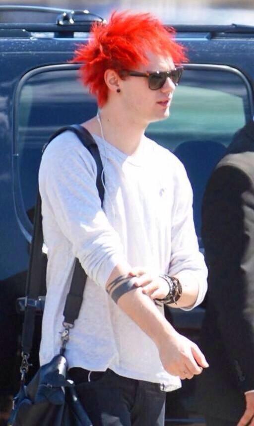 lwtcIean's tweet image. good night sunshine ilysm 💚 maybe you'll follow me in my sleep :)