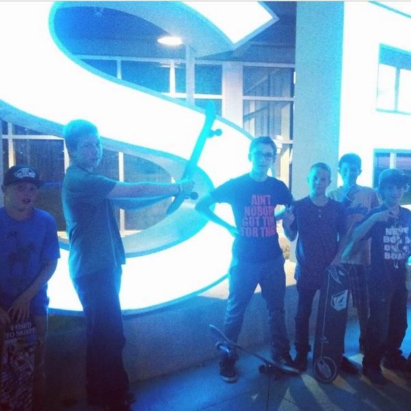 99goldninjas's tweet photo. #great day #skateboarding #skaterforlife http://t.co/JzHqXErqQg