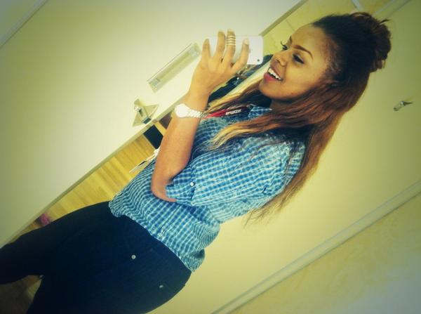 _PINKlotus's tweet photo. Embracing the forehead 😅😂 http://t.co/eKOGWBBVph