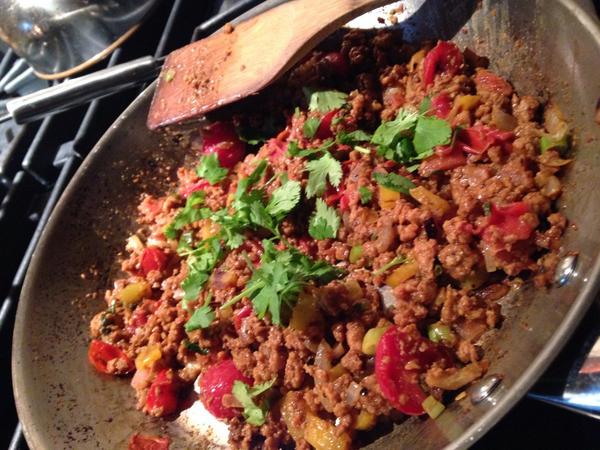 DaniellaMonet's tweet photo. Dinner al fresco. I'm so @BeyondMeat ☺️ http://t.co/IswccKWDms