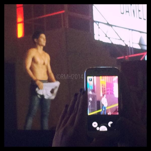 RiMVHER's tweet image. Daniel Matsunaga at the #CosmoBachelorBash2014 #COSMO69