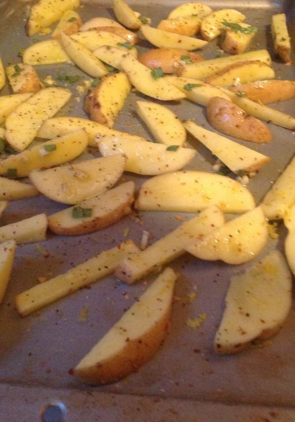 NY baked fries with red pepper and sage #goeswellwithbeer #eatlocal
#drinklocal