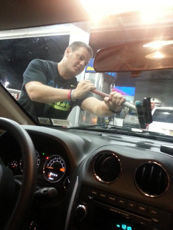 iamdjDIO's tweet image. "No thank you" theyre everywhere these days #windowclenaners #nothanks #itsclean #tomorrowworld2014 #pat