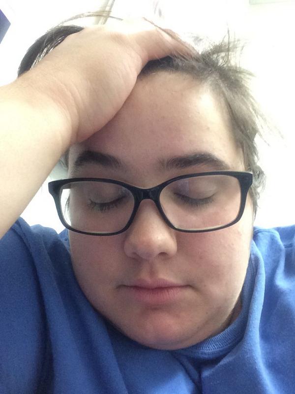 yoitschellesoto's tweet photo. $11/hr to nap. #JK #MustCleanOffice http://t.co/ToX5VTQxmq
