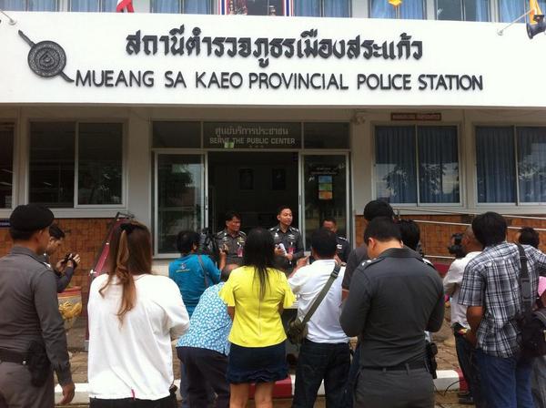 ASukwong's tweet photo. @chavarong @tri333 #ตำรวจสระแก้ว ตำรวจสระแก้ว เจ๋ง! จับได้แล้ว นายวินัย  แก้วสุข พ่อแท้ ๆ ข่มขืนลูกถึง 2 คน ต่อเนื่อง http://t.co/WKhoC0SsLr