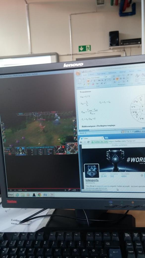 Frikki97's tweet photo. This is how I world #Worlds. #LearningInSchool, #twitter. http://t.co/5xp9ObFeBs