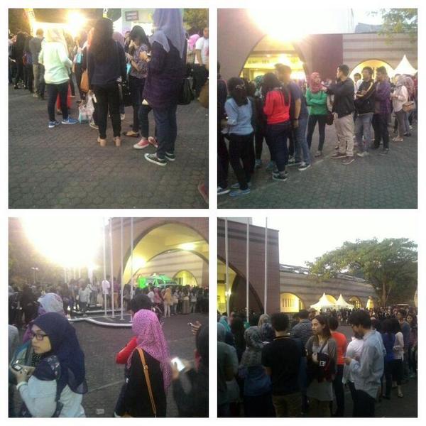 Makin rame , makin seru....yang udah di dalam, ditunggu selfie nya....#KonserGajahTULUS