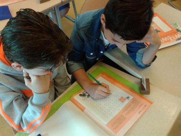 Juf, juf, juf! #Wizwijs is echt kei leuk! We mogen gewoon spelletjes doen... :D  <a href="/ZwijsenRekent/">ZwijsenRekent</a> @skbo_oss