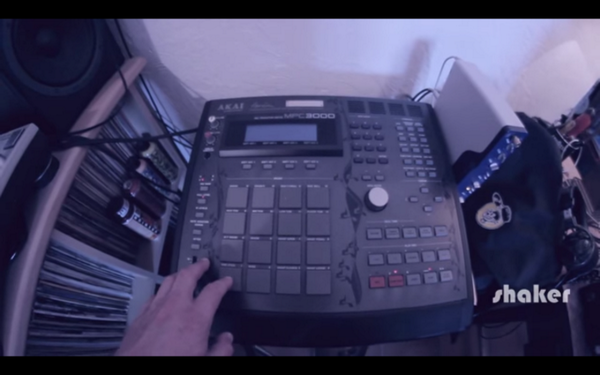 2speetv's tweet photo. BeatMaking avec Dj Elyes  

http://t.co/IzUcehdXrG http://t.co/f4nxSKm9kN