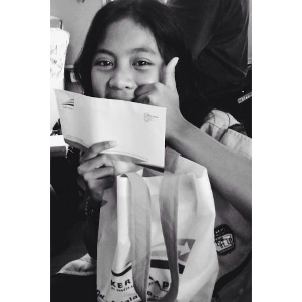 sarahdivaaaa's tweet photo. Terimakasihh temaan2 buat retweet an nyaa! Juara 1 ekekekkek((: http://t.co/g5cX1JYMPb