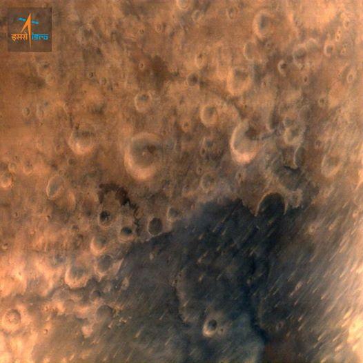 KulkarrniSandip's tweet photo. ISRO's Mars Orbiter Mission captures the first image of Mars. and its a real beauty #MissionMars #ISROMOM http://t.co/9lCsWtJksN