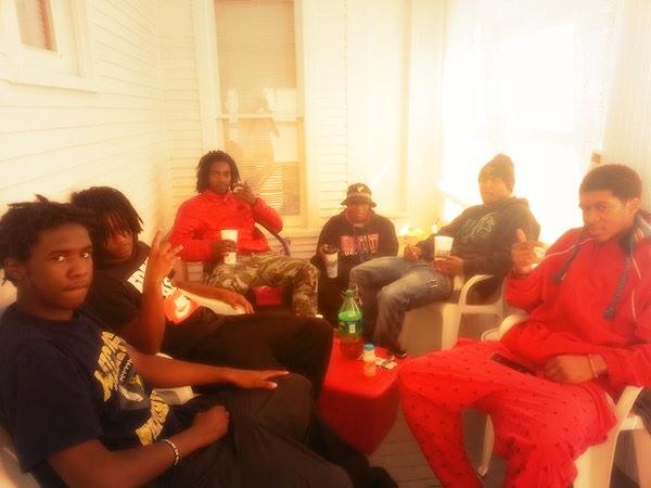 Fcklovemob's tweet photo. Cuzo Bday 💨🔥🍼 http://t.co/b9gDdj3m8P