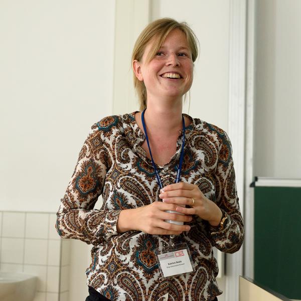 StefanMuelller's tweet photo. Katien Beuls @katbeuls at #LingPhot: http://t.co/xoHtlOyEGp #iccg8 #constructiongrammar http://t.co/aLL2E8XShZ