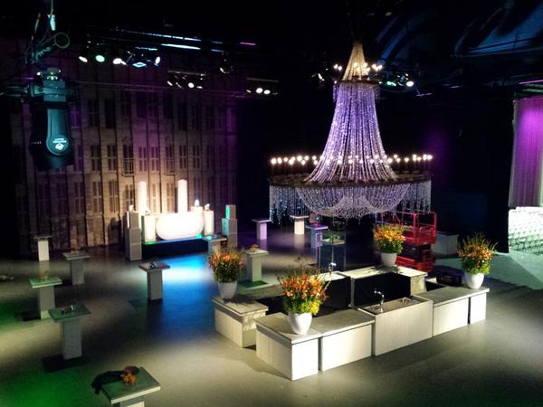 otysphoenix's tweet photo. #centralstudios begint er al prachtig uit te zien! Het wordt alleen nog maar mooier.. Komt dat zien! #OTYSphoenix http://t.co/h6ZBliMAwv
