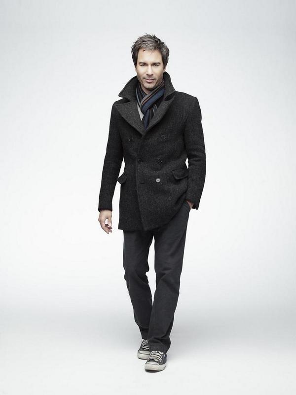 Ibex118's tweet image. "Are you cold that you're wearing a scarf?" *No, it's because my fangirls love me this way u.u* #BetterAnswer #SoTrue