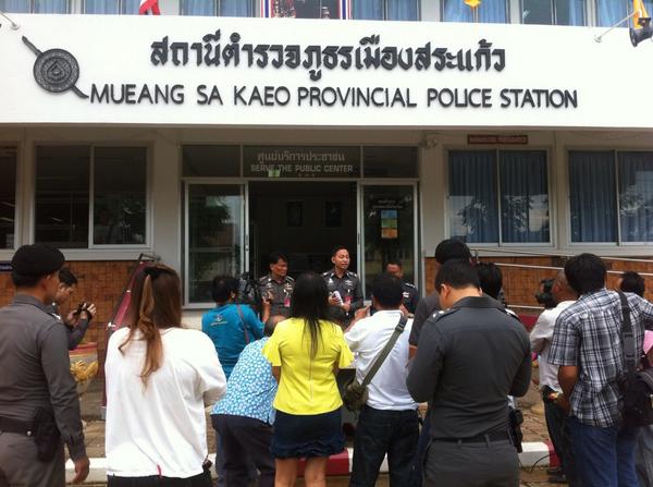 moopee2007's tweet photo. @DailynewsTwit เมื่อ15.30น.วันนี้ พล.ต.ต.ยิ่งยศ เทพจำนงค์ ผบก.สระแก้ว แถลงข่าวจับกุม ผตห.ข่มขืนลูก#ตำรวจสระแก้ว http://t.co/ysFFK7hSUd