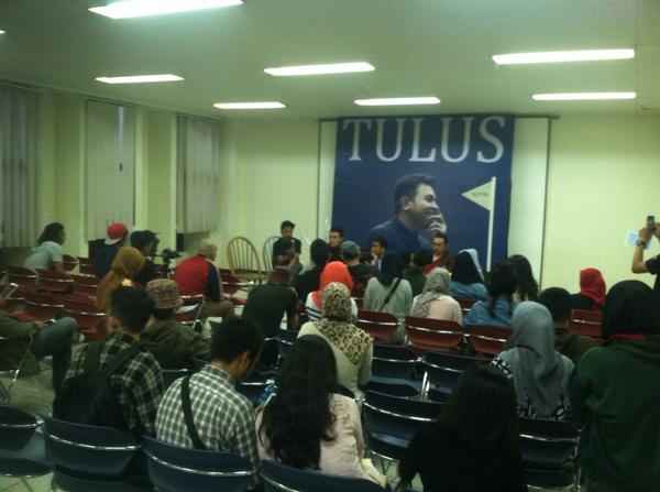 YUHUUU! Konferensi pers #KonserGajahTULUS, terimakasih banyak rekan media yg sudah hadir. :)