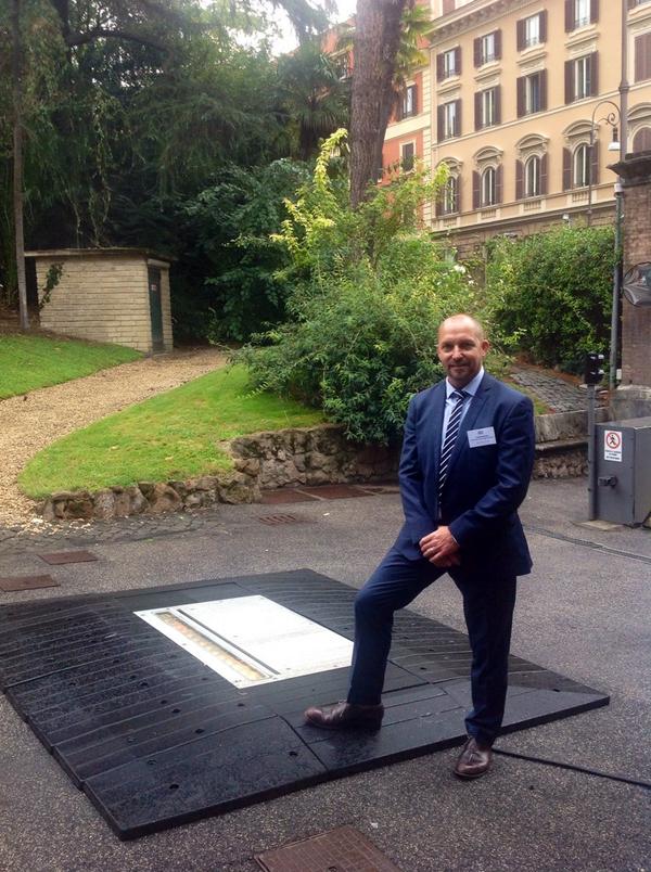 tradegovukITA's tweet photo. Thanks to Todd Sothcott @ChemringTS for letting us try their vehicle scan at our #RomePSE2014 Event with @ADSgroupUK http://t.co/ywbgDdIgZl