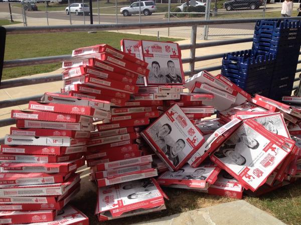 mcsinfo's tweet photo. #theywentfast #tablefor801please http://t.co/JzmMggR6Re