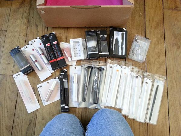 MevahsFactory's tweet photo. Weeeeeeeeh !!! Now let's play ! #makeup #elfcomestics http://t.co/mNGFT5pLBa