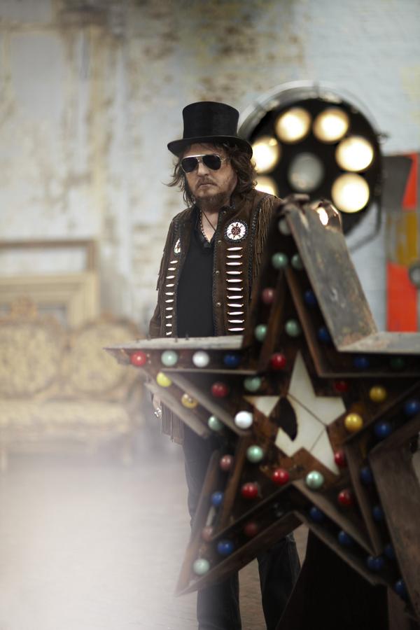 ZuccheroSugar's tweet photo. Auguri a tutti voi!
Che Dio vi benedica. http://t.co/WCDhRijSBO