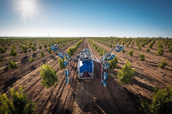 ZeferSpray's tweet photo. See you all at AgExpo in February for the world premiere of the new ZeferSpray http://t.co/54KGfjS2dO