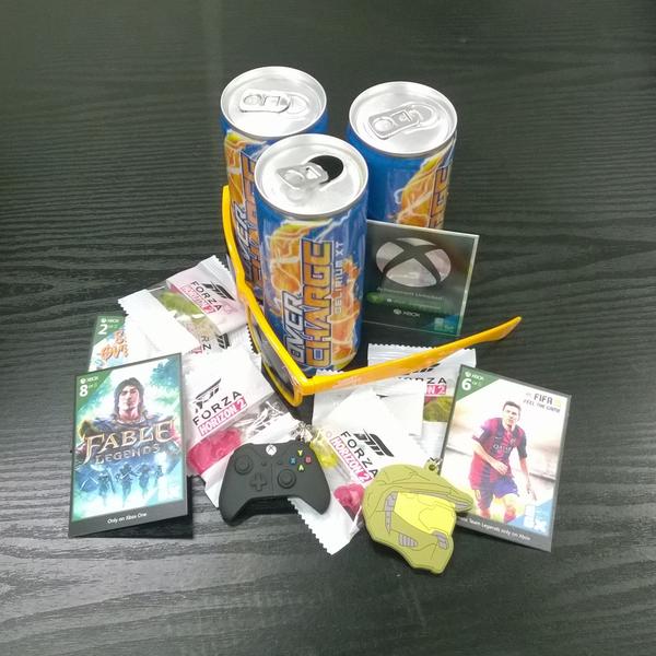 xboxuk's tweet image. RT if you want swag for lunch, FAV if you like terror for tea! #XboxEGX