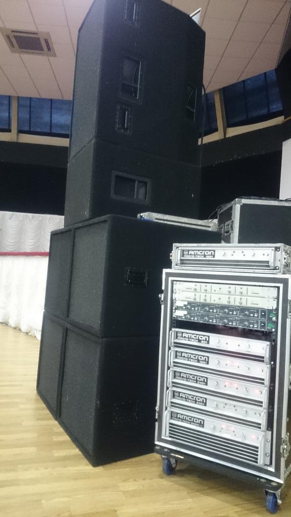 SuchakSounds's tweet photo. Setting up for #Navratri #2014 #Leicester #PA #Livesound 
 
http://t.co/rxkZJq2gXB 
http://t.co/hqUuiIOtyN http://t.co/EF6wZ7w64U
