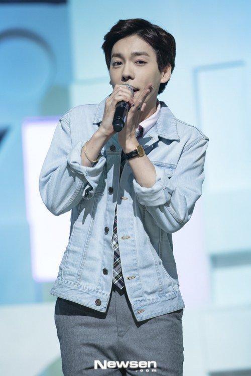 ByYNtn-CEAA1Cda.jpg:large