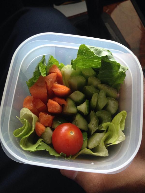 kndrii's tweet photo. MyLunch....
#rabbitmode http://t.co/RlS12lz18Z
