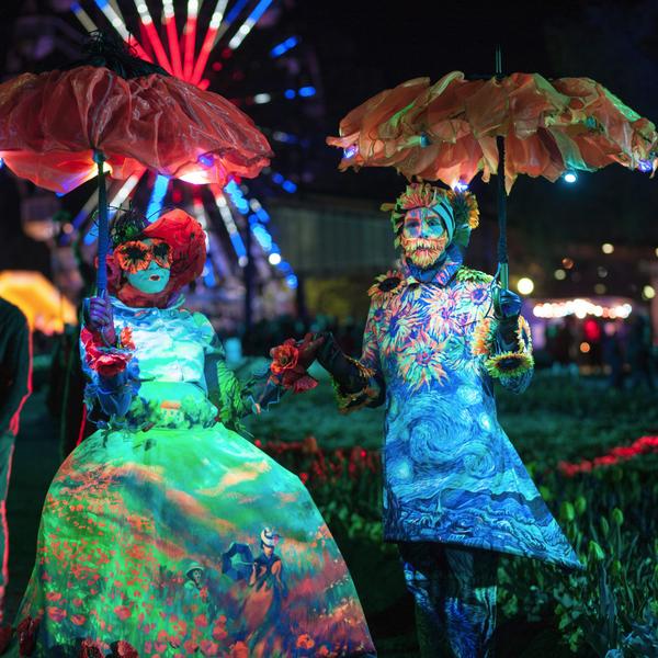 CumminsPhoto's tweet photo. When it matches your outfit, no need to wait for rain! #floriade #nightfest #canberra @floriadeaust @visitcanberra http://t.co/uv6fGVB2kr