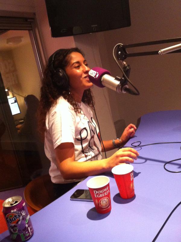 Female hiphop in tha house! <a href="/Kruloh_/">offline</a> komt haar nieuwe EP promoten en spit speciaal voor ons een freestyle! #FunX