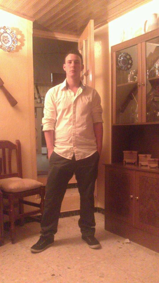 JesusNavarro's tweet photo. Buscan a Ángel Arroyo, 21 años. #Desaparecido en #Orcera (#Jaén) tras sufrir un #accidente con una furgoneta. http://t.co/5rCo7DEWQU
