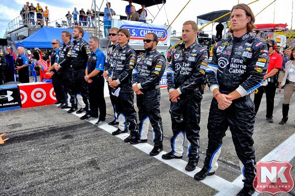 nigelkinrade's tweet photo. Anthem time @NHMS @kaseykahne @Hendrick5Team @cspauldini @TreyBurklin @marvin945 @daveparonto @tfbove http://t.co/YzX3xxOaB9