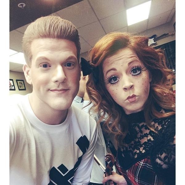 PTX_France's tweet photo. #PHOTOS : PAPAOUTAI ! http://t.co/gEAoiPsjZq