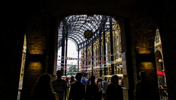 TylerHumph's tweet photo. Europe Series: Day 26 
#HaysGalleria for a wonderful lunch and beer.
#London #dailyphoto https://t.co/HWtjshwKJ9 http://t.co/nfth1TKy2h