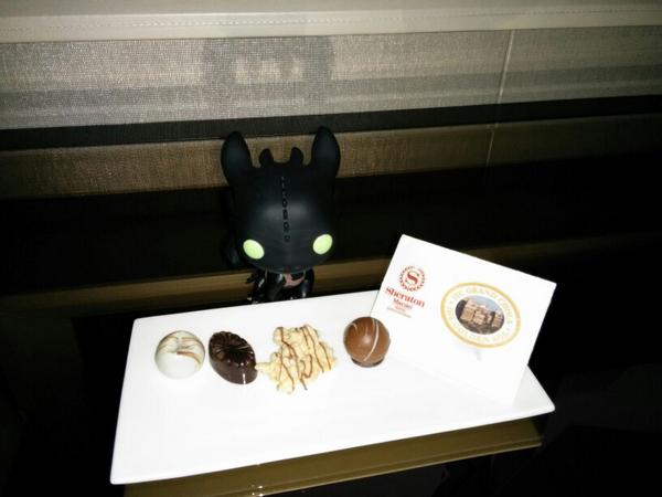 nivedithg's tweet photo. toothless has sweet tooth #SheratonMacao #DragonTrainingCamp #DreamworksExperience http://t.co/2ILmvc2LhH