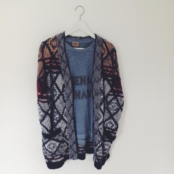 LOVE this autumn cardigan &amp; #louenthelabel shirt! Perfect voor zonnige herfstdaagjes als deze!