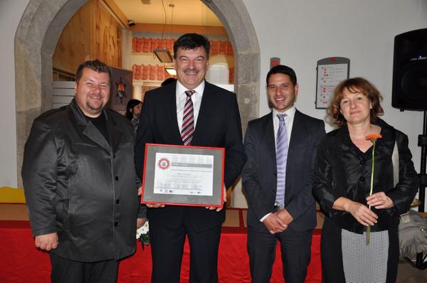 Občina Grosuplje je pravkar pridobila certifikat Mladim prijazna občina! :-)