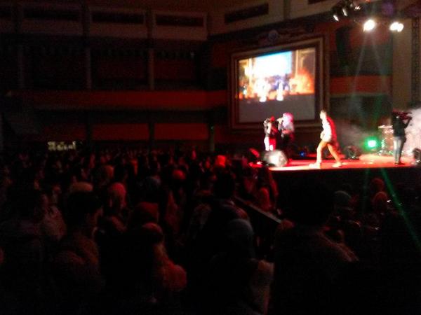 TiketBoxMLG's tweet photo. ((( TENI FLOPI NGAJAK GOYANG TERUS @flotusfest ))) http://t.co/H90EFJrFNZ