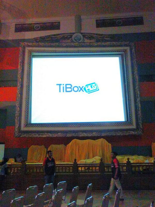 TiketBoxMLG's tweet photo. (( SUPPORT @flotusfest )) CC : @FJBMalang http://t.co/6Qa9mtVWZb