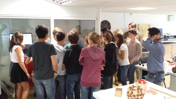 fabEnsimag's tweet photo. Atelier pour les 3ème du collège Fantin-Latour organisé avec @FablabAIR et @fabmstic cc @PersyvalLab @Ensimag http://t.co/aTas7dERGH