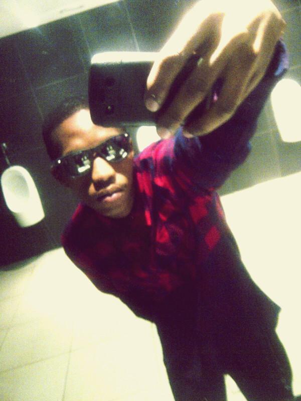 djTouchSA's tweet photo. Guess who ??? http://t.co/lyn7ac1SEP