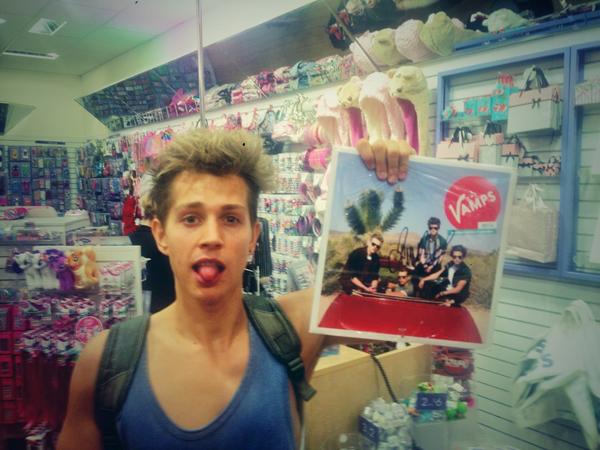 TheVampsband's tweet image. After the gym we popped into @ClairesEurope in Newcastle and James signed some calendars. #TheVampsNewcastle